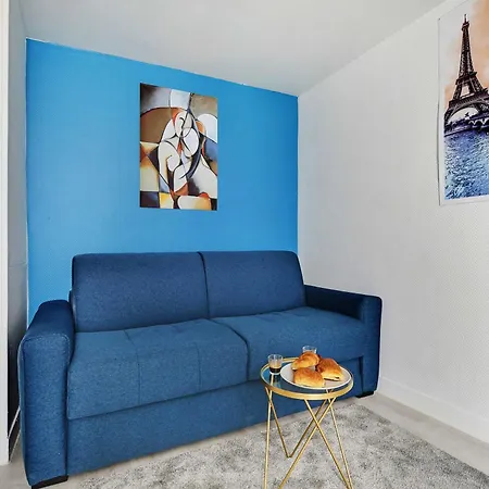 Cozy In The Heart Of The Marais